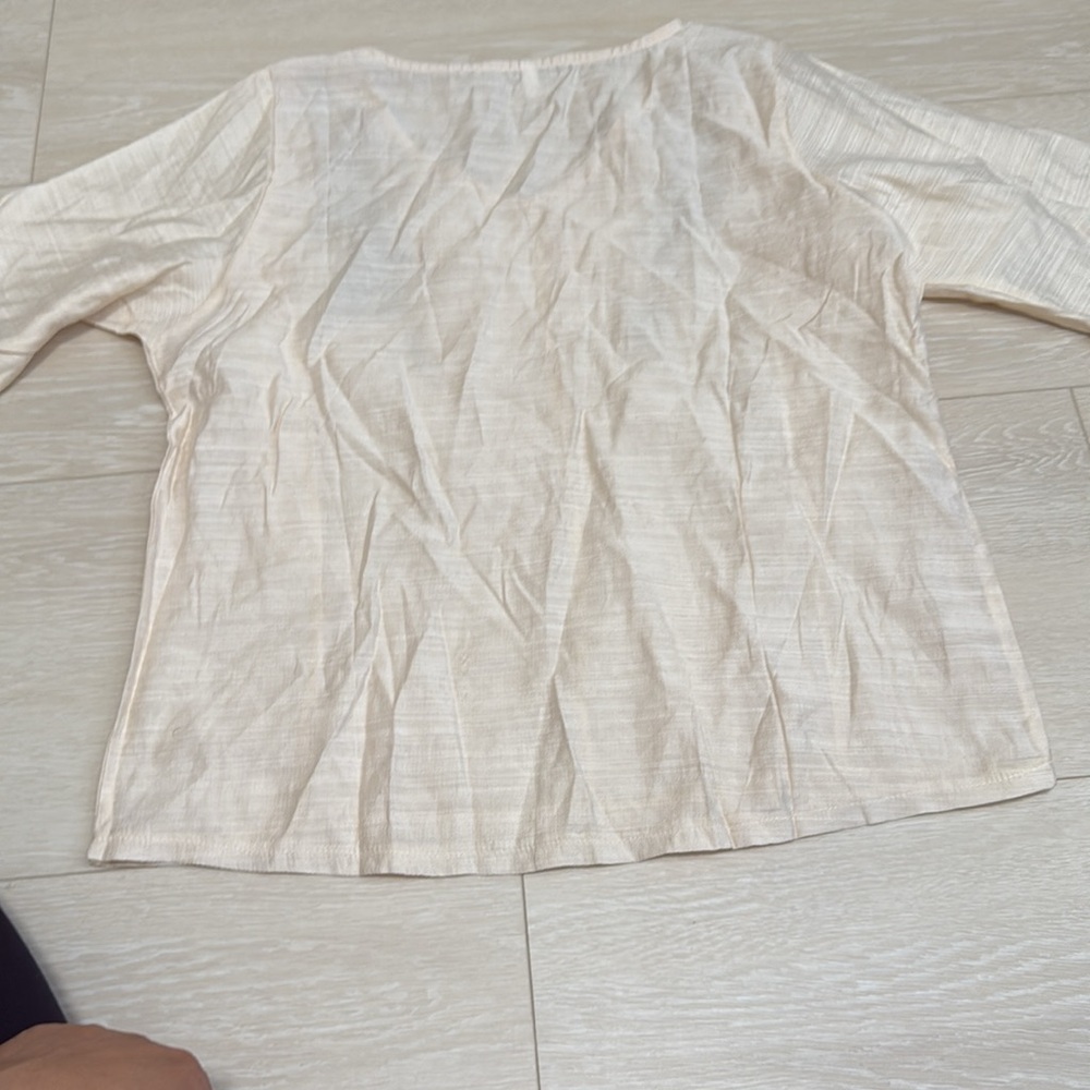✨ Kids Cream V-Neck Blouse - Picture 7 of 7